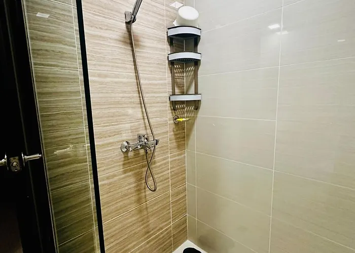 Premium 1br Modern Filipino At Bgc W Balcony *