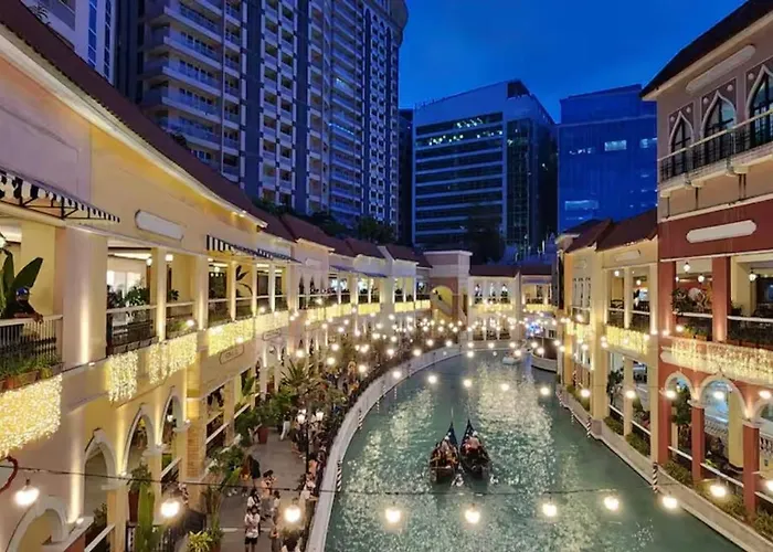 Premium 1br Modern Filipino At Bgc W Balcony *